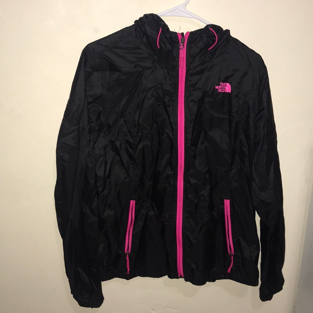 black north face windbreaker